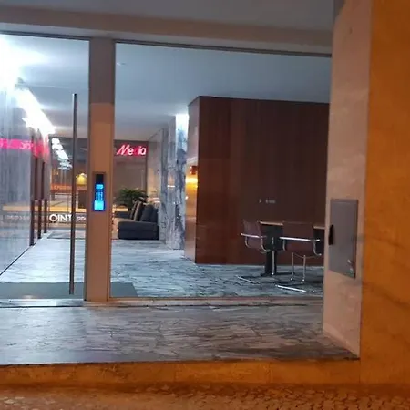 Апартаменти Alto Dos Moinhos Лісабон