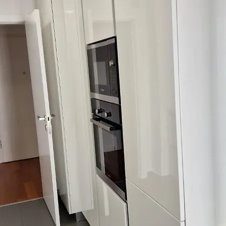 Апартаменти Alto Dos Moinhos Лісабон