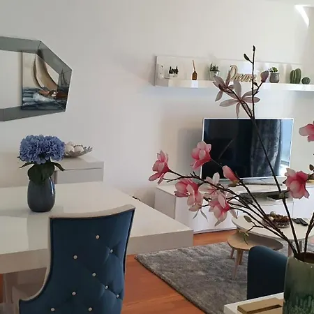 Alto Dos Moinhos Apartment *